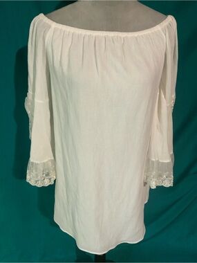 Basically Me White Off-Shoulder Lace Sleeve Tunic